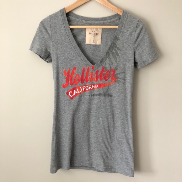 Hollister v-neck graphic tee - Picture 1 of 4